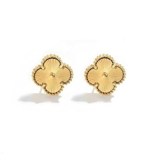 Clover V earrings
