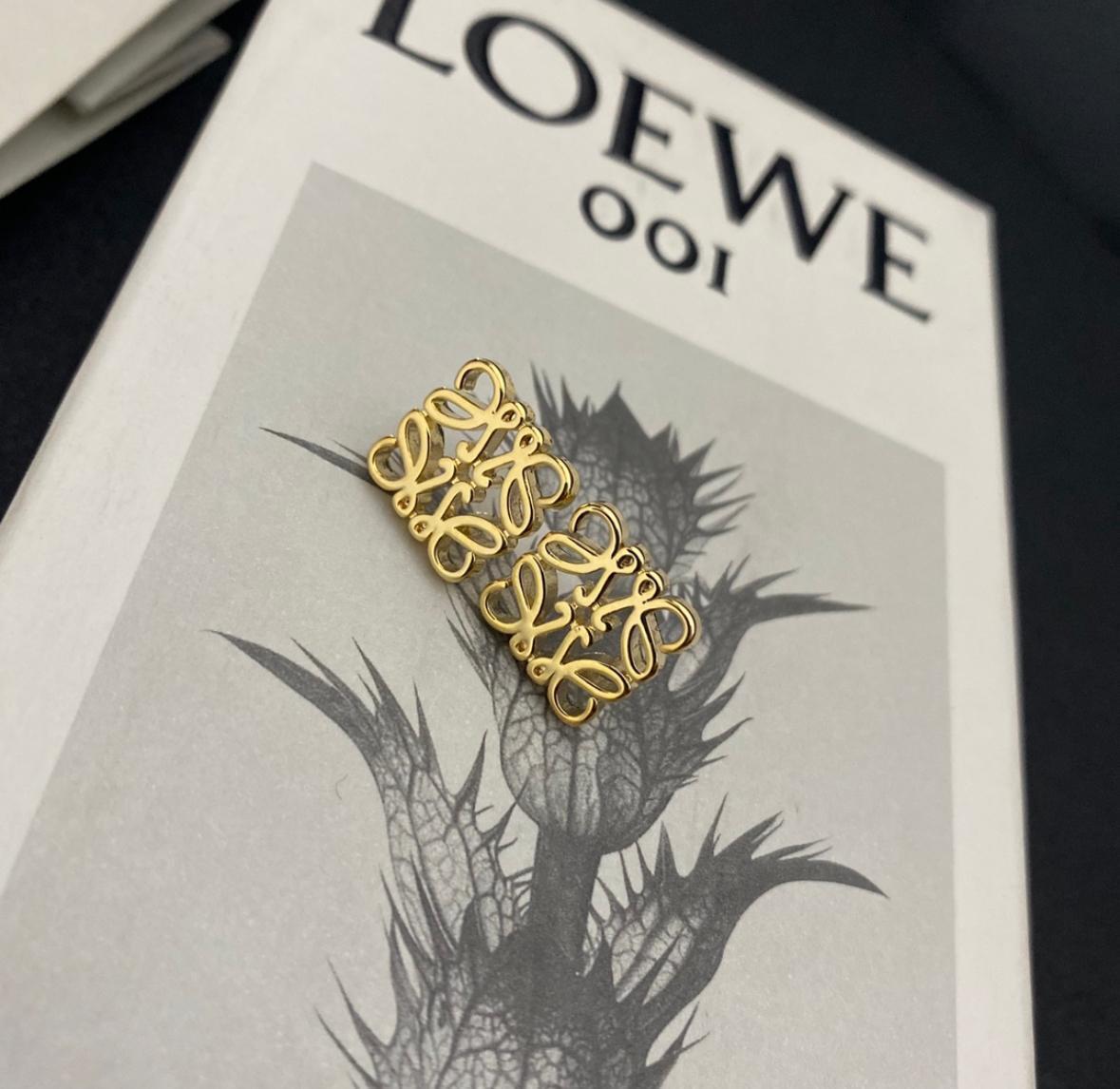 Loe Earrings