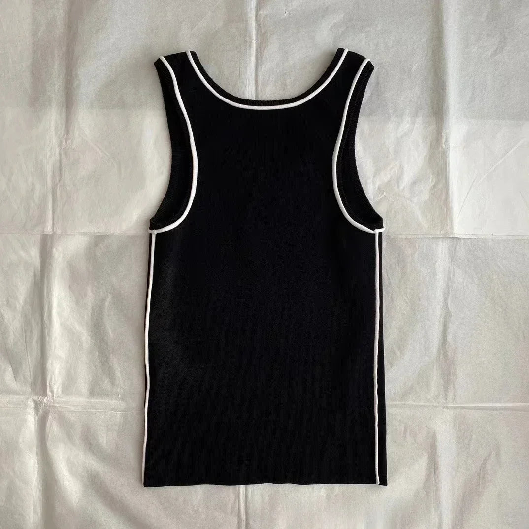 Graphic logo top